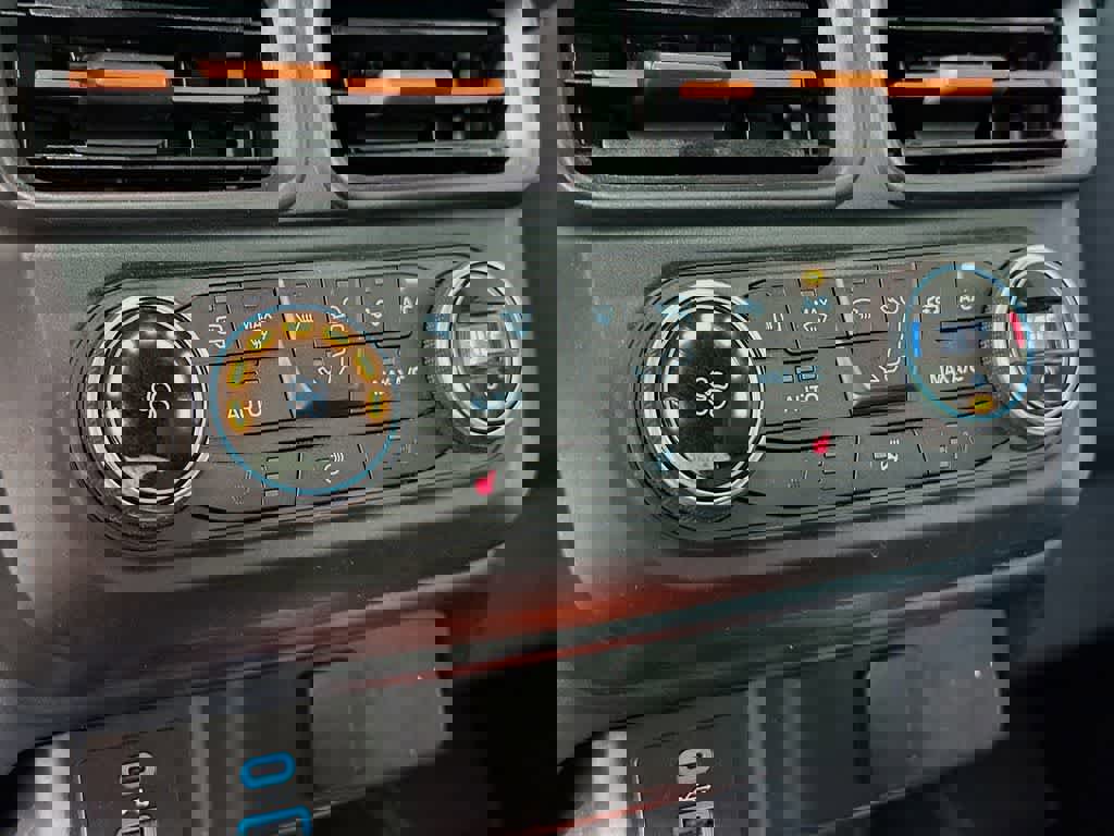 Certified 2022 Ford Maverick XLT w/ XLT Luxury Package image 20