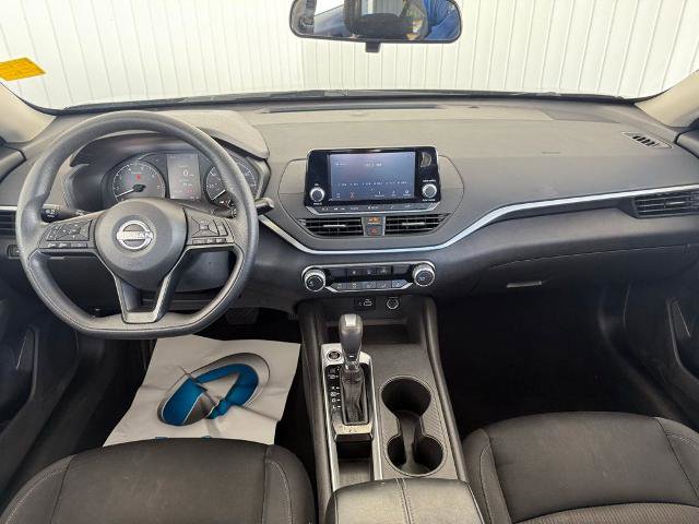 Used 2024 Nissan Altima 2.5 S FWD image 3