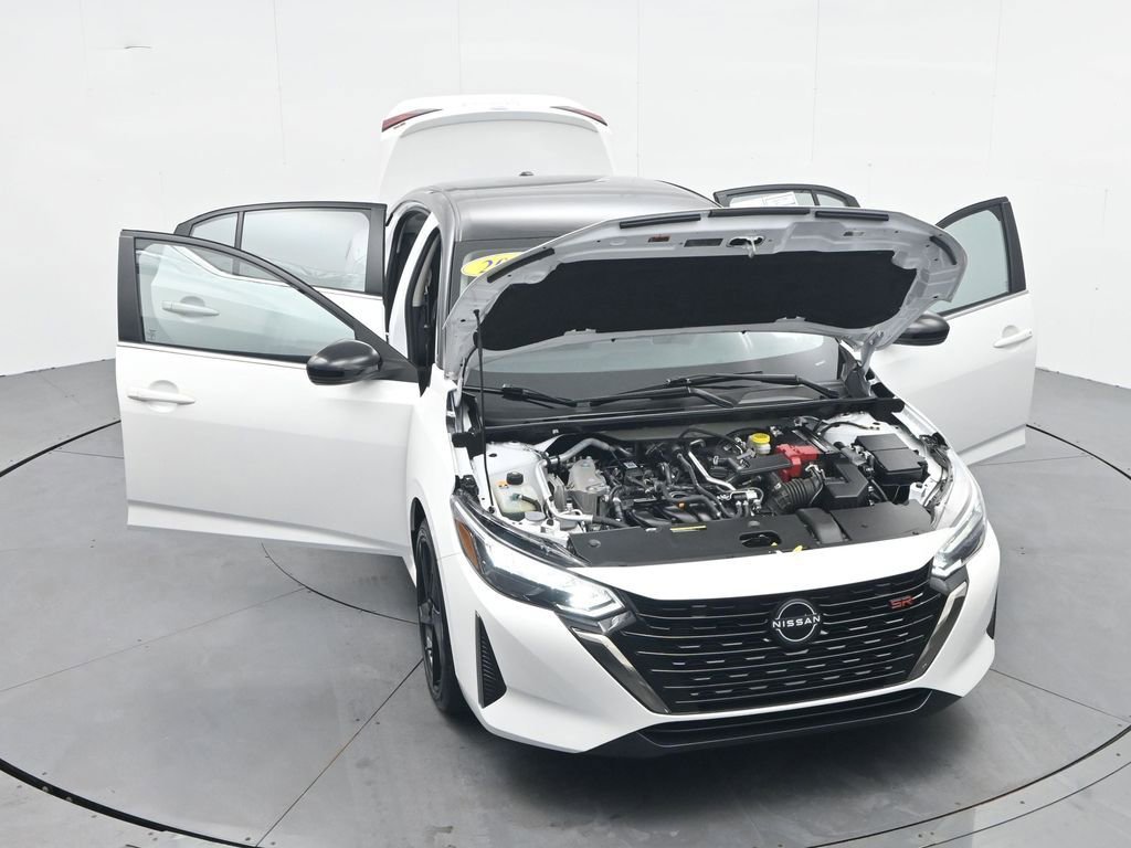 Used 2025 Nissan Sentra SR FWD image 32