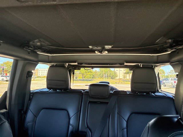 Certified 2025 Ford Bronco Outer Banks w/ Black Appearance Package AWD/4WD image 34