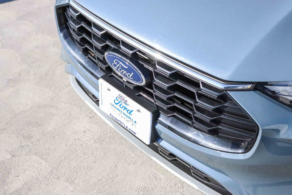 Certified 2023 Ford Escape ST-Line Select w/ Tech Pack #2 AWD/4WD image 8