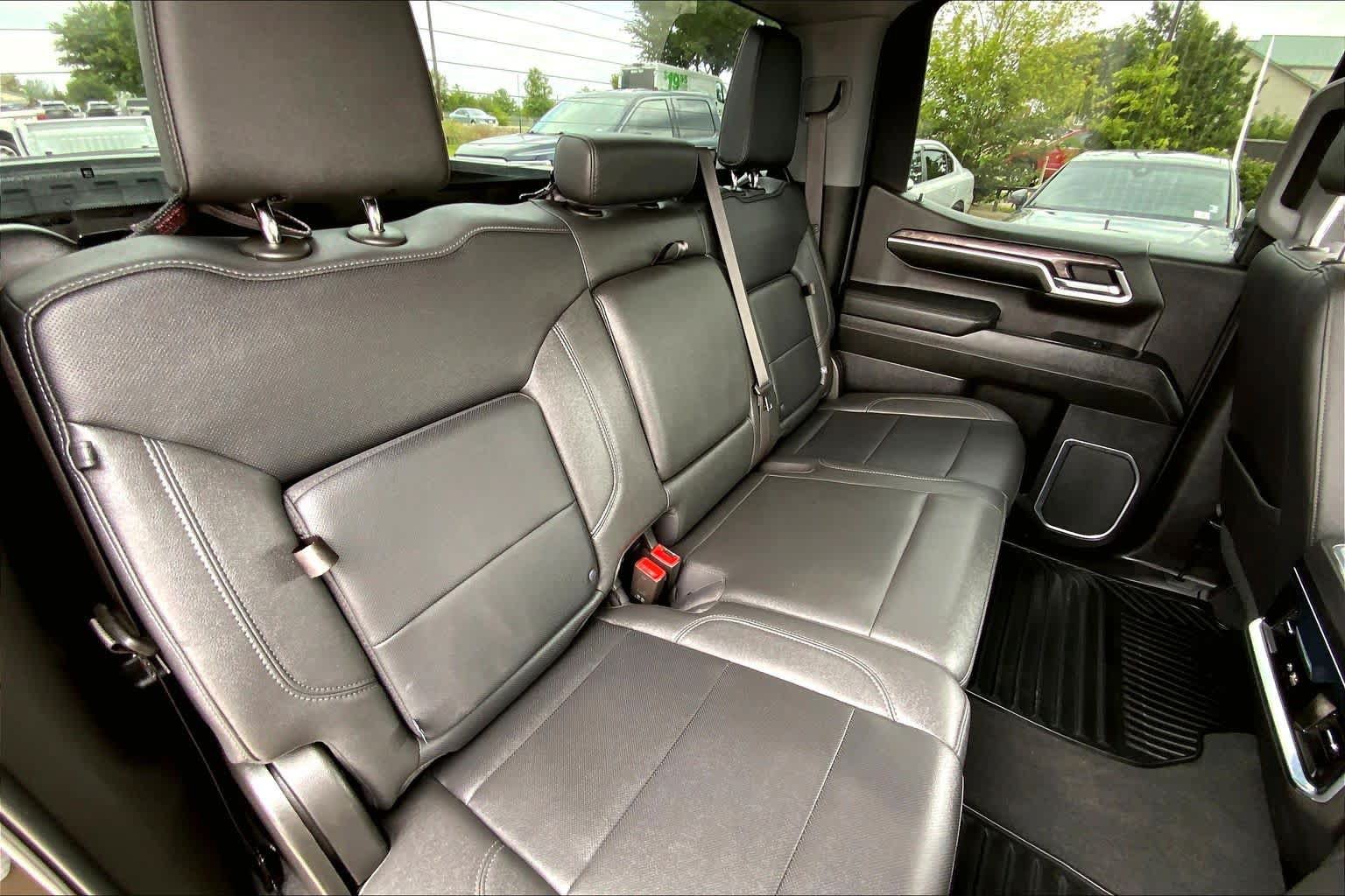 Used 2023 Chevrolet Silverado 1500 LTZ AWD/4WD image 18