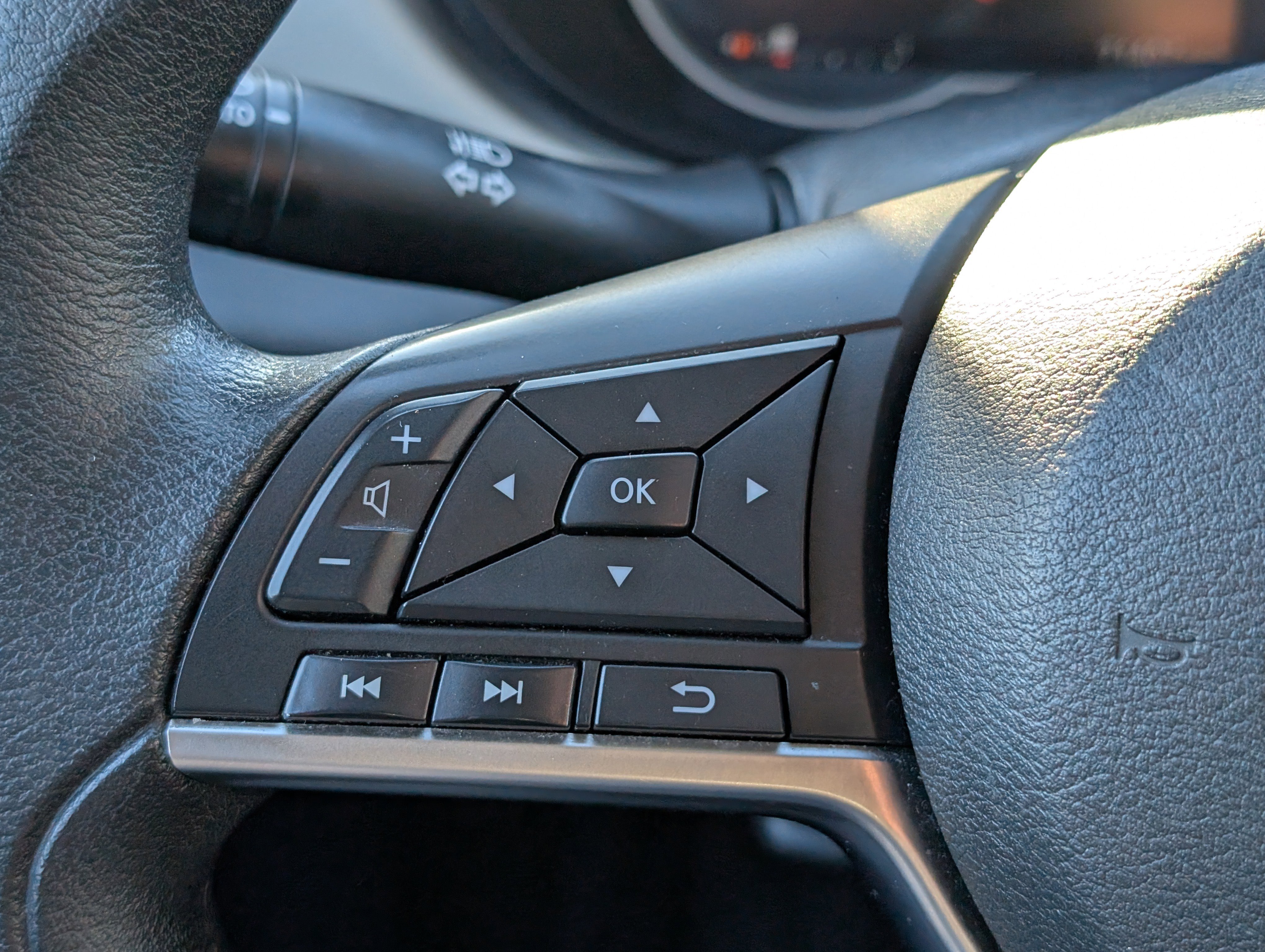 Used 2021 Nissan Versa SV image 21