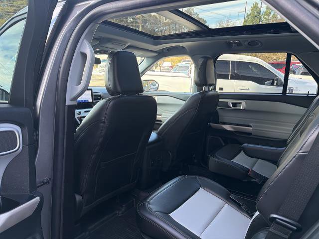 Certified 2022 Ford Explorer XLT w/ Equipment Group 202A image 16