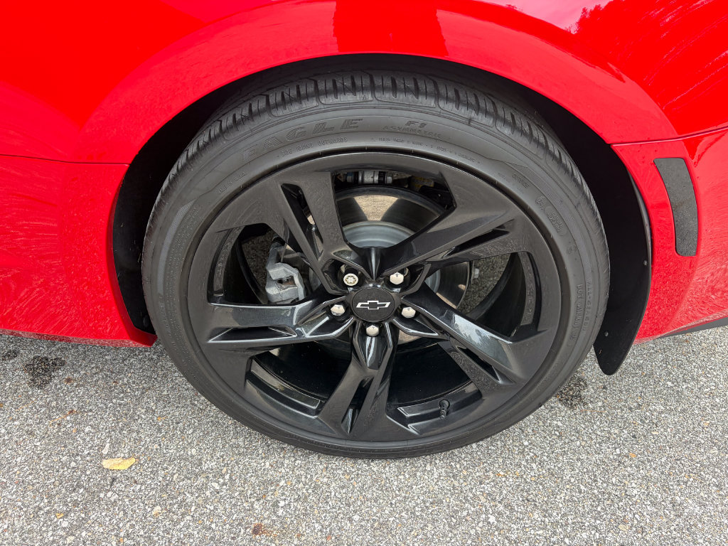 Used 2023 Chevrolet Camaro LT RWD image 39