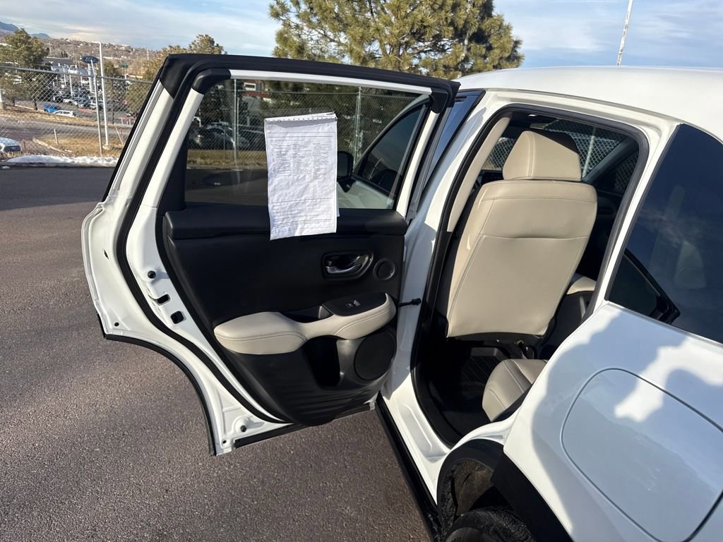 Used 2023 Honda HR-V EX-L image 17