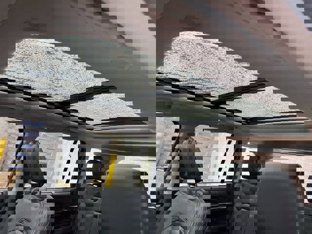 Used 2022 Jeep Grand Cherokee Limited w/ Luxury Tech Group II image 18