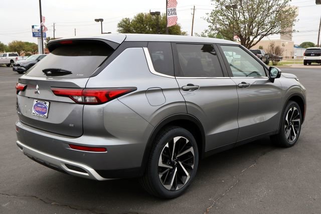 Used 2024 Mitsubishi Outlander SE image 14