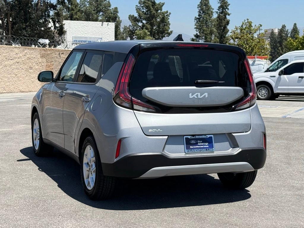 Used 2023 Kia Soul LX w/ LX Technology Package FWD image 4
