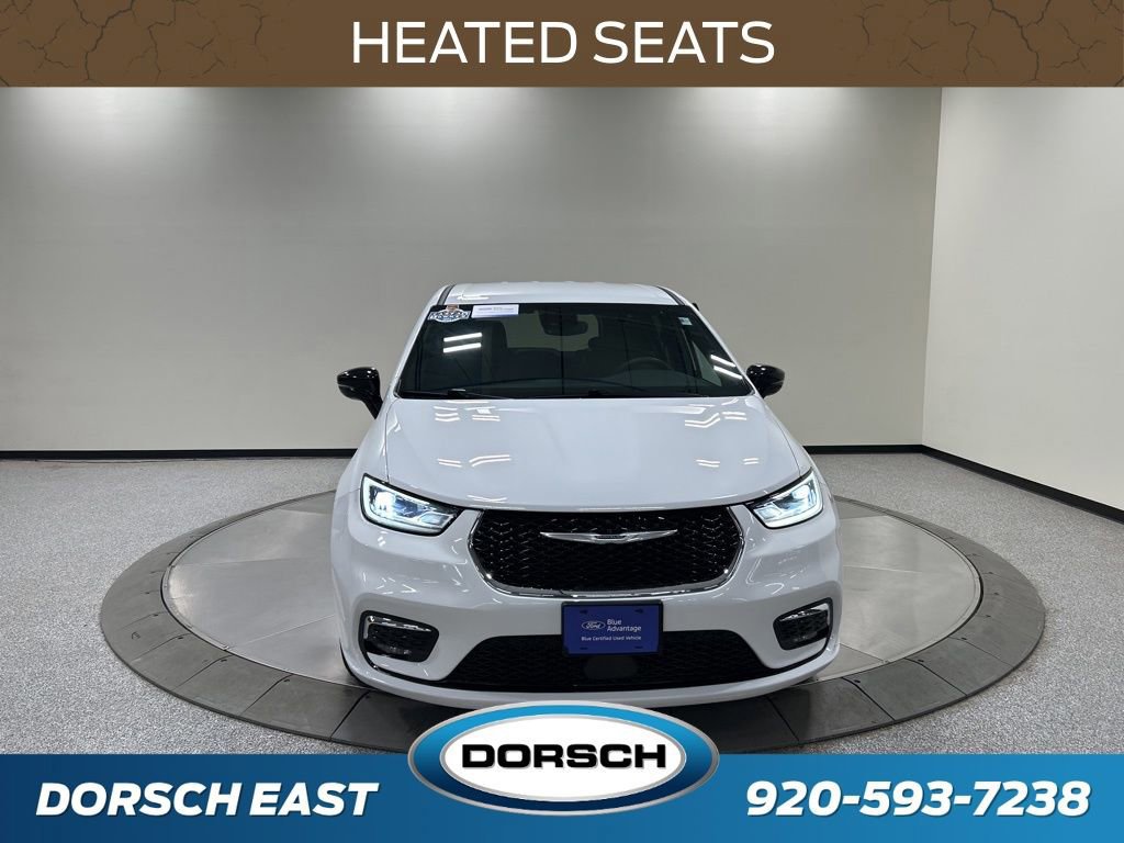 Used 2025 Chrysler Pacifica Select image 8