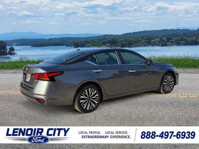Used 2025 Nissan Altima 2.5 SV FWD image 3