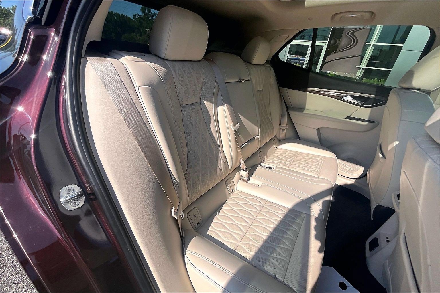 Used 2022 Buick Envision Avenir w/ Premium Seat Package FWD image 25