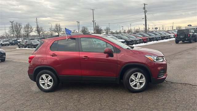 Used 2021 Chevrolet Trax LT w/ Driver Confidence Package image 6