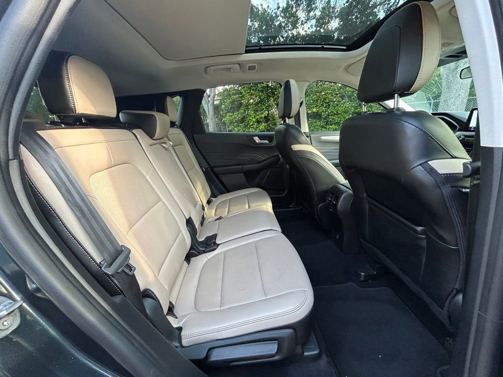 Certified 2022 Ford Escape SEL FWD image 33