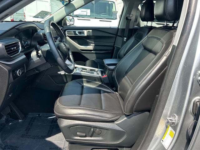 Certified 2023 Ford Explorer XLT w/ Equipment Group 202A AWD/4WD image 8
