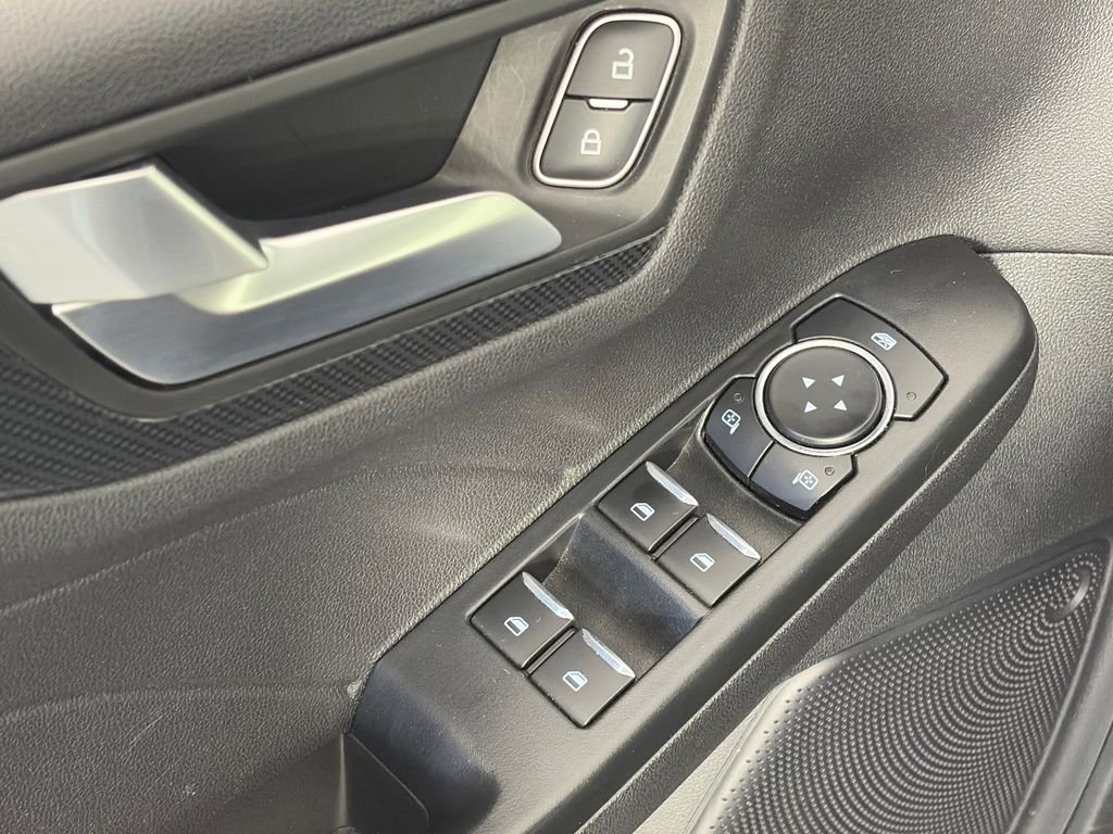 Certified 2025 Ford Escape ST-Line Select AWD/4WD image 25