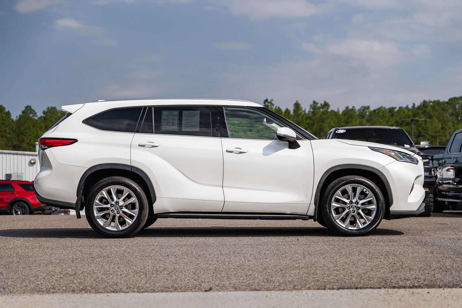 Used 2020 Toyota Highlander Limited FWD image 8