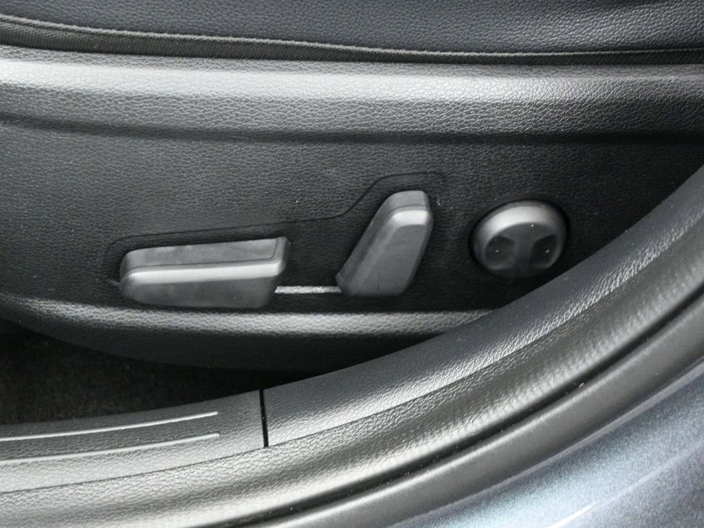 Used 2023 Kia Forte GT w/ GT2 Package image 12