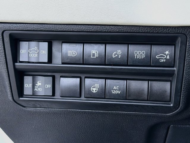 Used 2022 Toyota Tundra Capstone AWD/4WD image 36