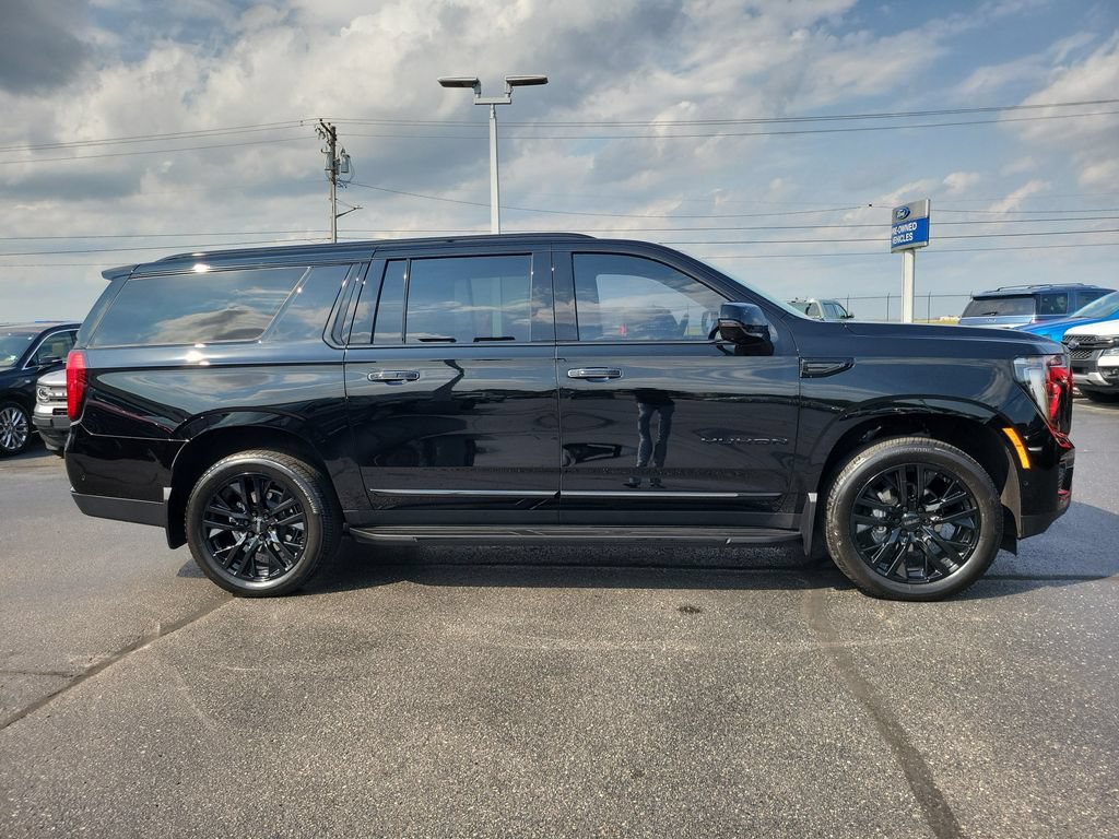 Used 2025 GMC Yukon XL Elevation w/ LPO, Yukon Black Package AWD/4WD image 3