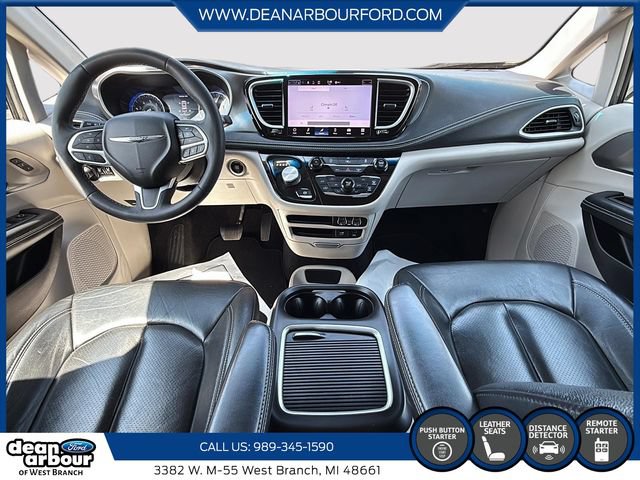 Used 2022 Chrysler Pacifica Touring-L FWD image 11