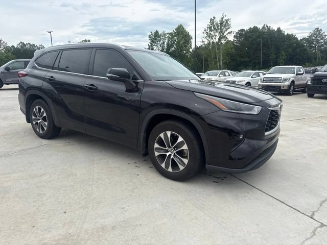 Used 2021 Toyota Highlander XLE FWD image 8
