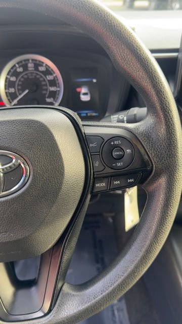 Used 2022 Toyota Corolla LE image 11
