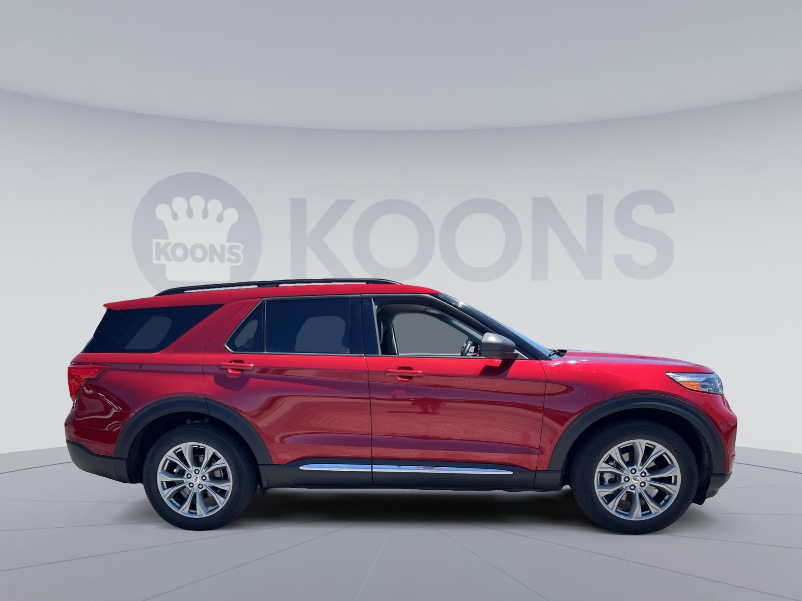 Certified 2022 Ford Explorer XLT w/ Equipment Group 202A AWD/4WD image 8
