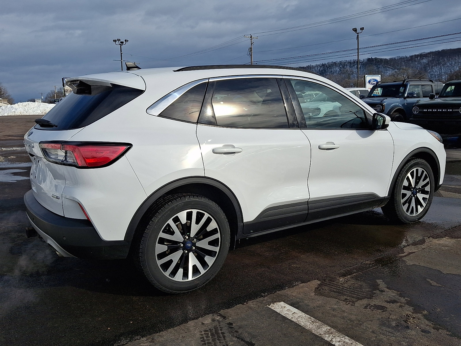 Certified 2020 Ford Escape SEL image 11