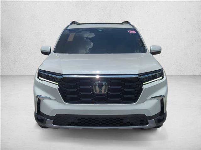 Used 2025 Honda Pilot Touring video 2