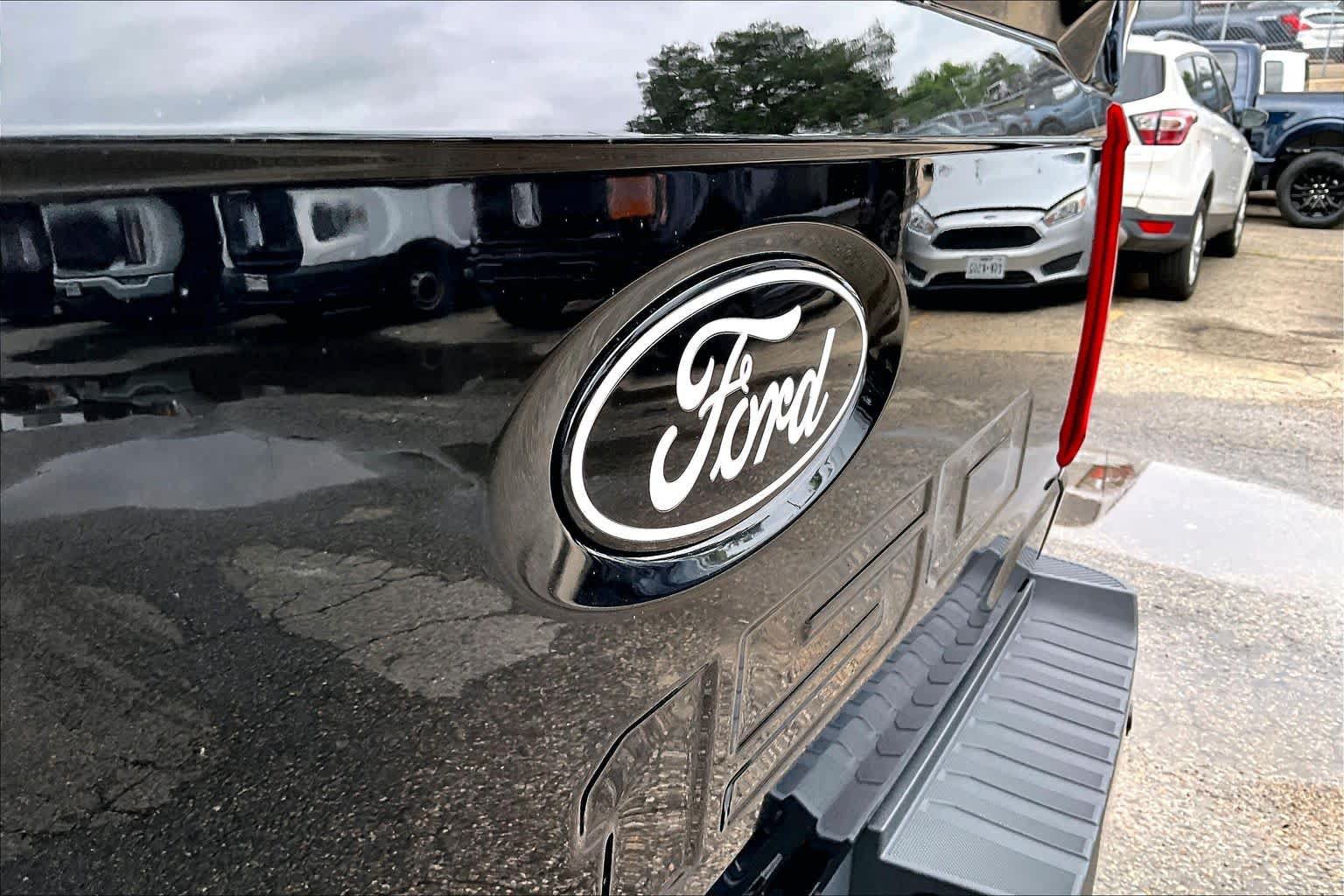 Certified 2025 Ford F150 XLT w/ Equipment Group 302A MID AWD/4WD image 31