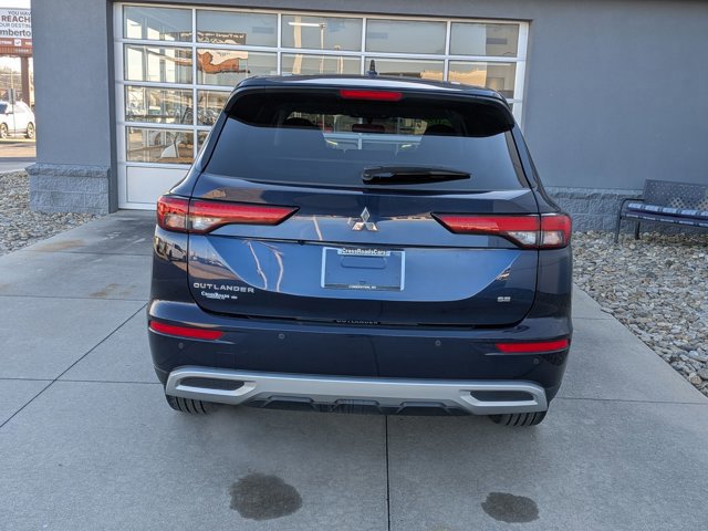Used 2023 Mitsubishi Outlander SE image 4