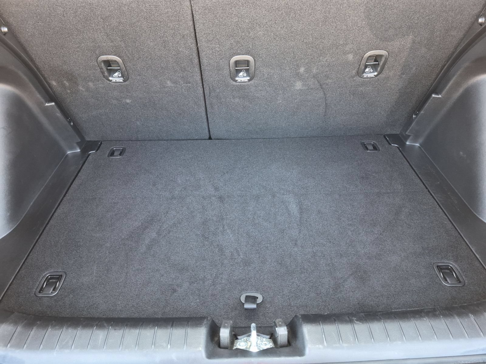 Used 2025 Hyundai Venue SEL FWD image 29