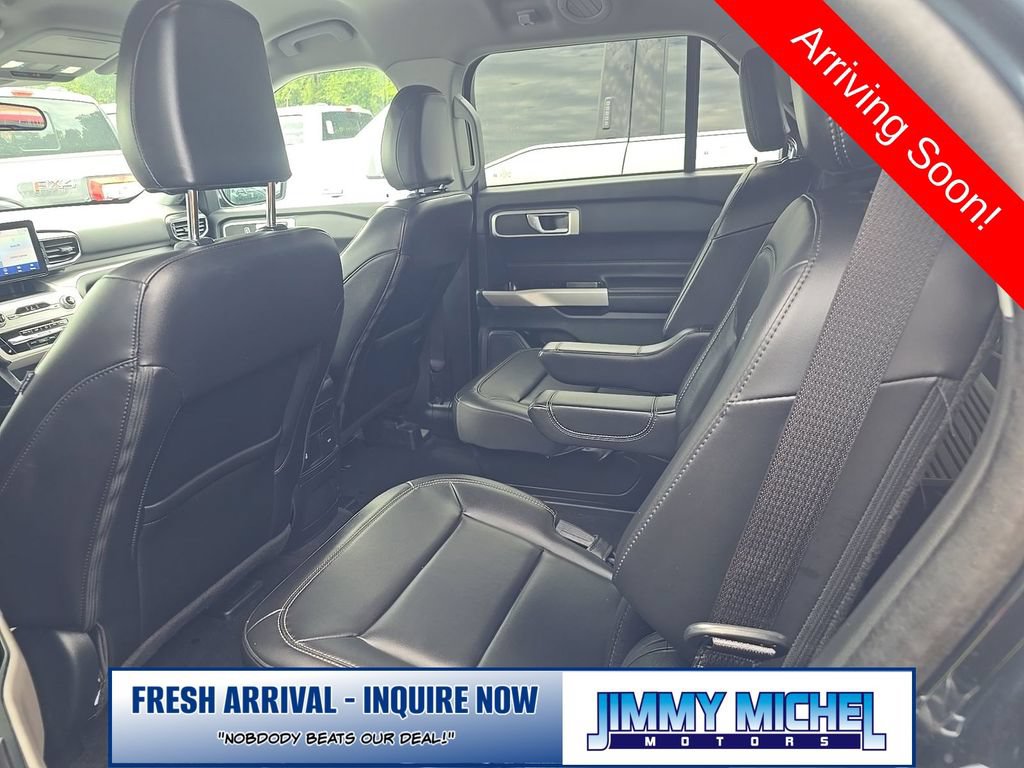 Certified 2024 Ford Explorer XLT w/ Equipment Group 202A AWD/4WD image 3