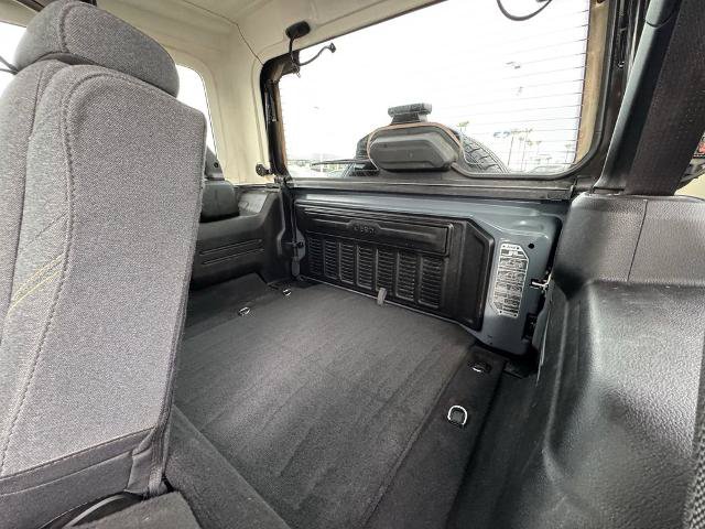 Used 2024 Jeep Wrangler Unlimited Sahara AWD/4WD image 16