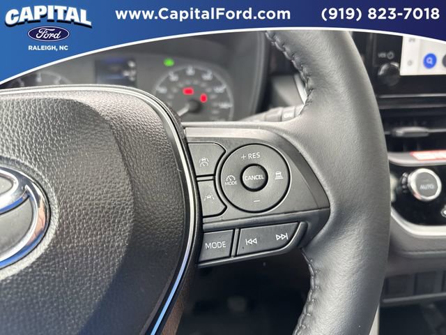 Used 2025 Toyota Corolla Cross AWD Hybrid w/ Moonroof Package image 23
