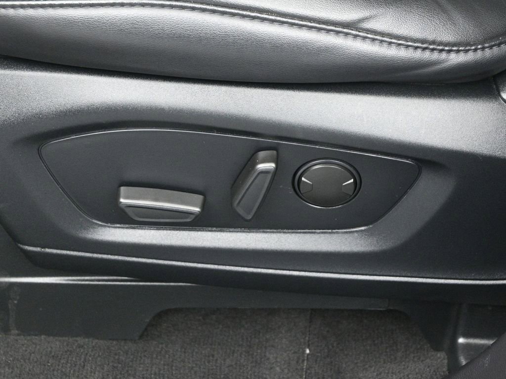 Certified 2022 Ford Explorer XLT w/ Equipment Group 202A image 12