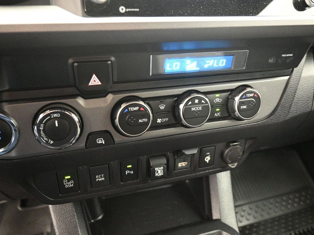 Used 2022 Toyota Tacoma TRD Sport image 16