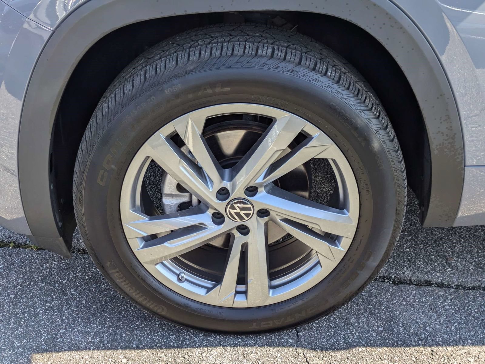 Used 2024 Volkswagen Atlas Cross Sport SEL R-Line AWD/4WD image 6