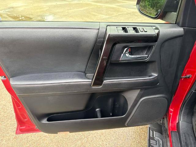 Used 2020 Toyota 4Runner Venture w/ Moonroof Package AWD/4WD image 18