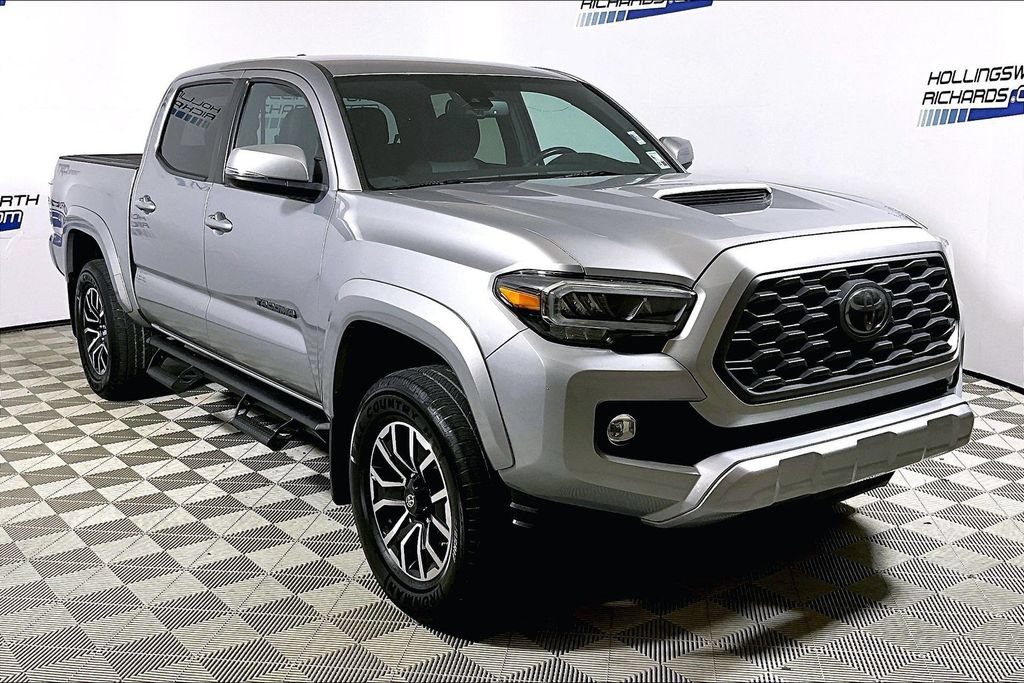 Used 2021 Toyota Tacoma TRD Sport w/ Technology Package RWD image 3