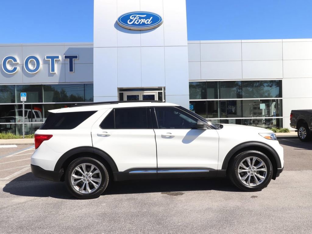 Certified 2020 Ford Explorer XLT w/ Equipment Group 202A image 6