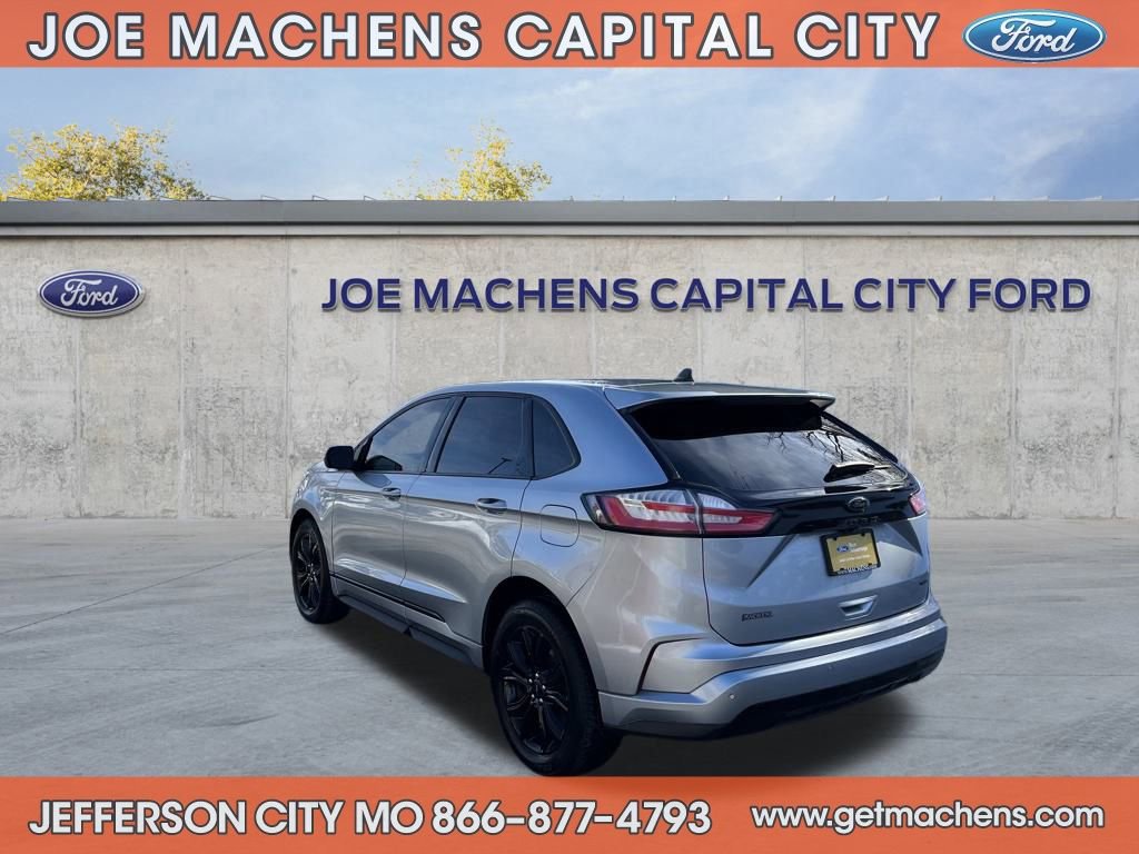Certified 2022 Ford Edge SE w/ Black Appearance Package image 3