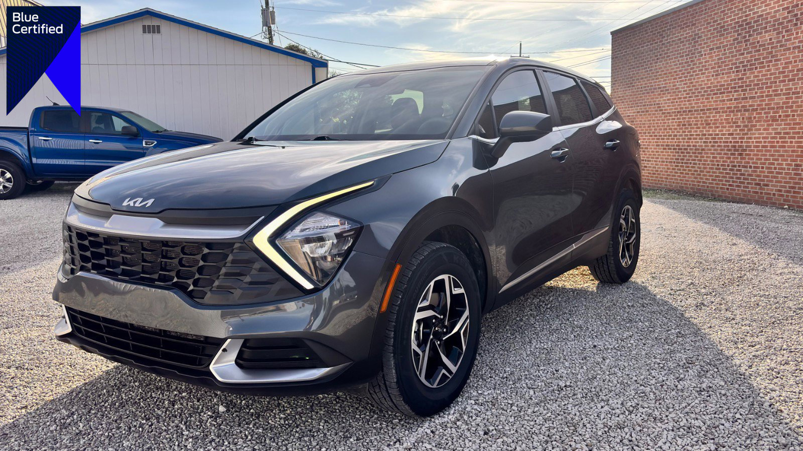 Used 2023 Kia Sportage LX image 1