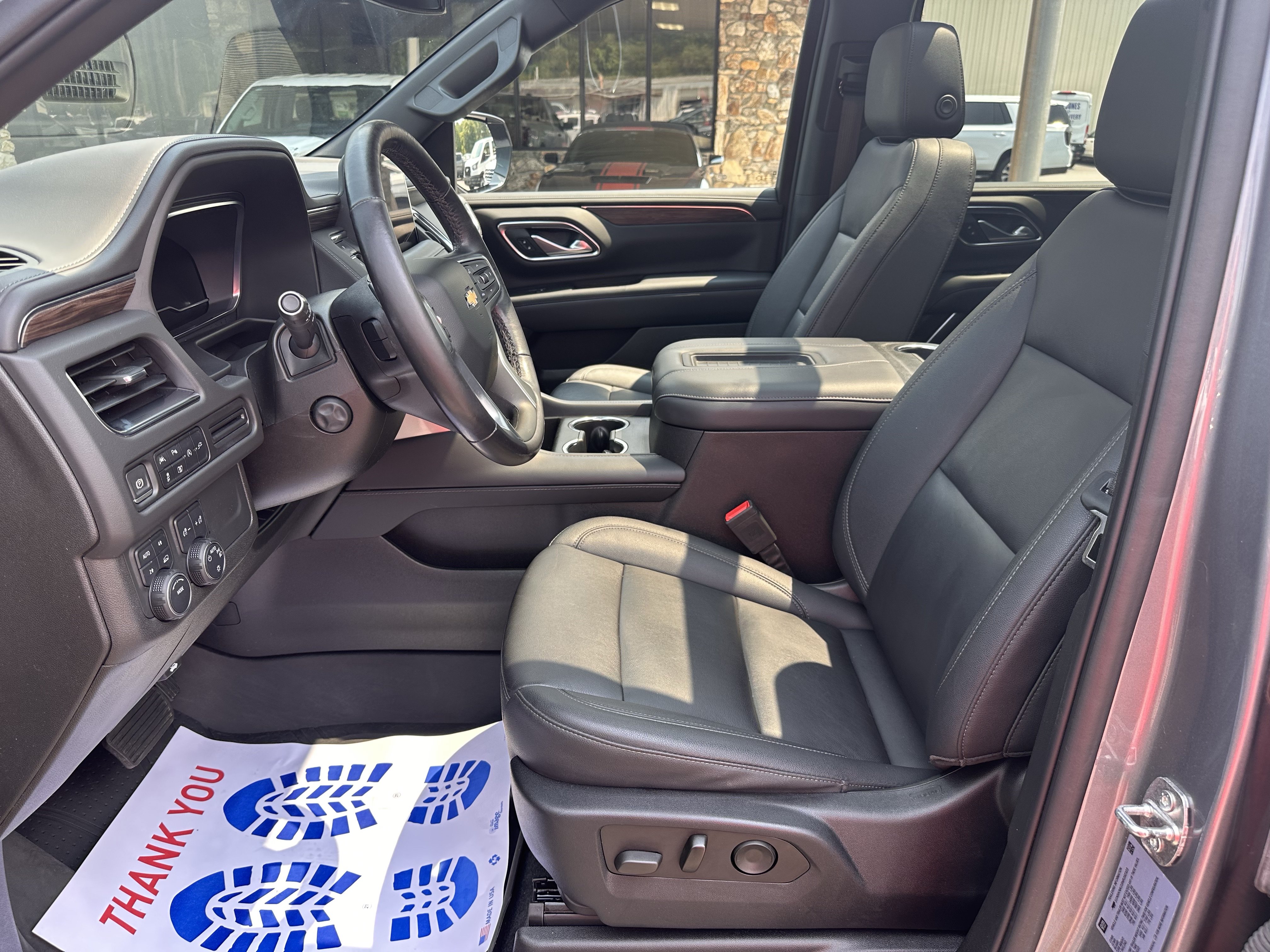 Used 2022 Chevrolet Tahoe LT w/ Luxury Package AWD/4WD image 10