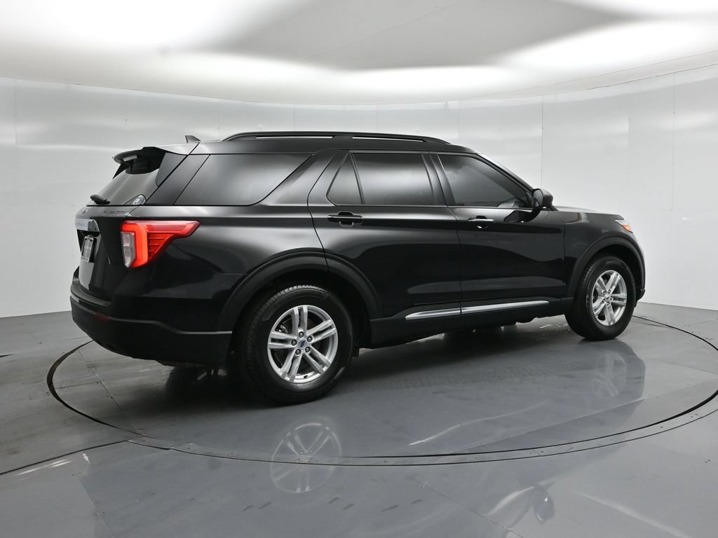 Certified 2024 Ford Explorer XLT RWD image 21