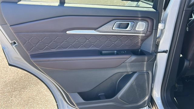 Certified 2025 Ford Explorer Platinum w/ LUX Leather Package AWD/4WD image 15