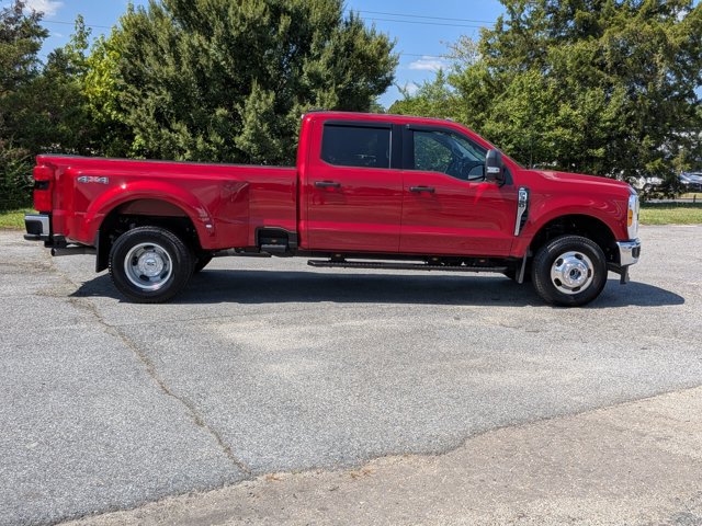Certified 2023 Ford F350 XLT w/ 360-Degree Camera Package AWD/4WD image 3