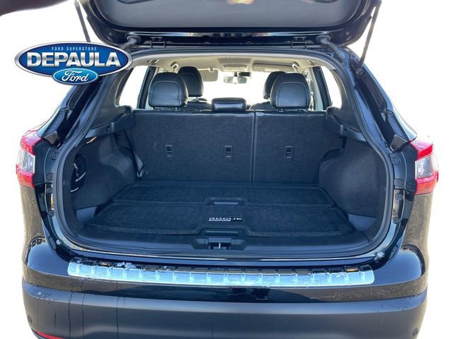 Used 2022 Nissan Rogue Sport SV w/ Technology Package image 9