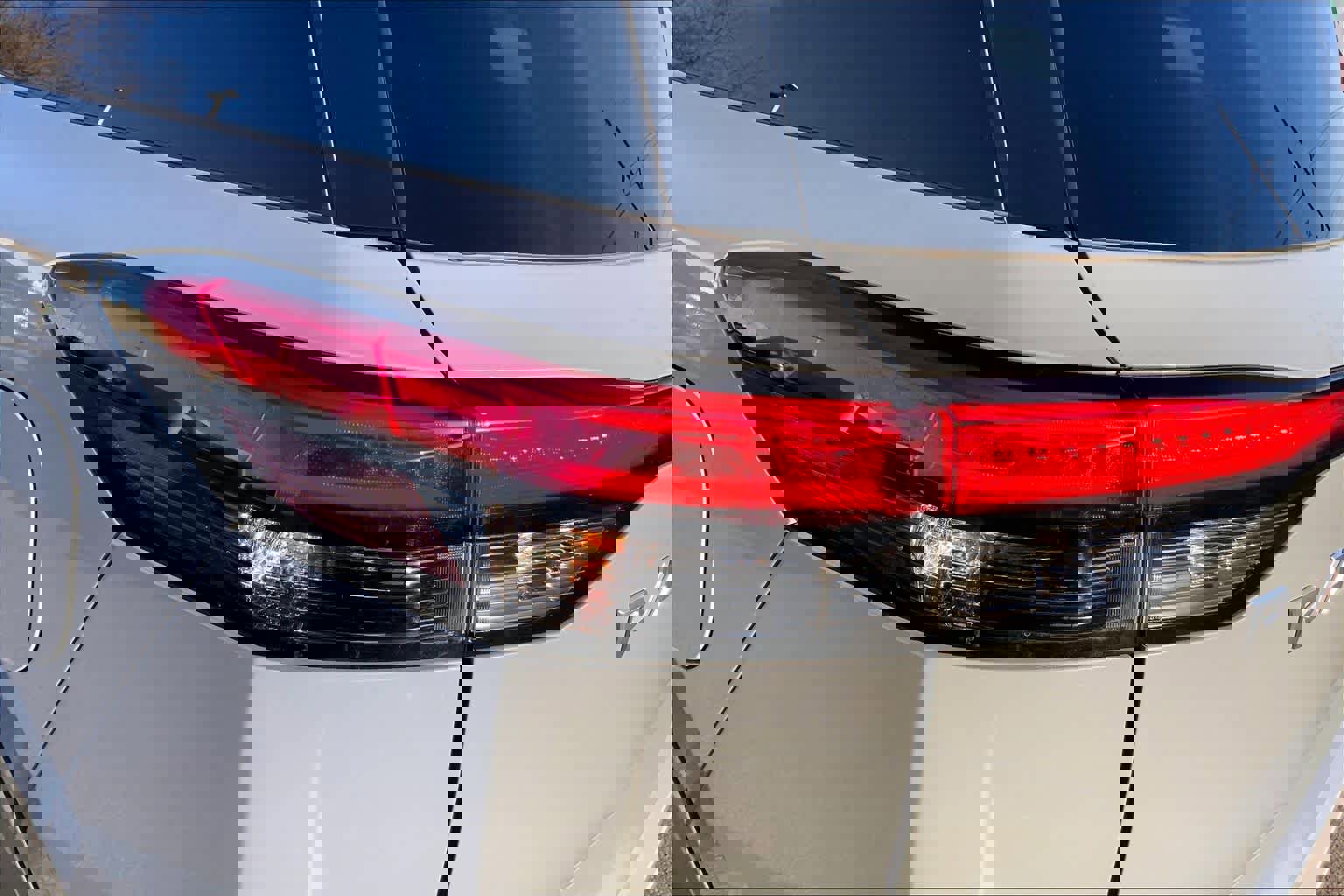 Used 2024 Nissan Pathfinder Platinum w/ Cargo Package image 27